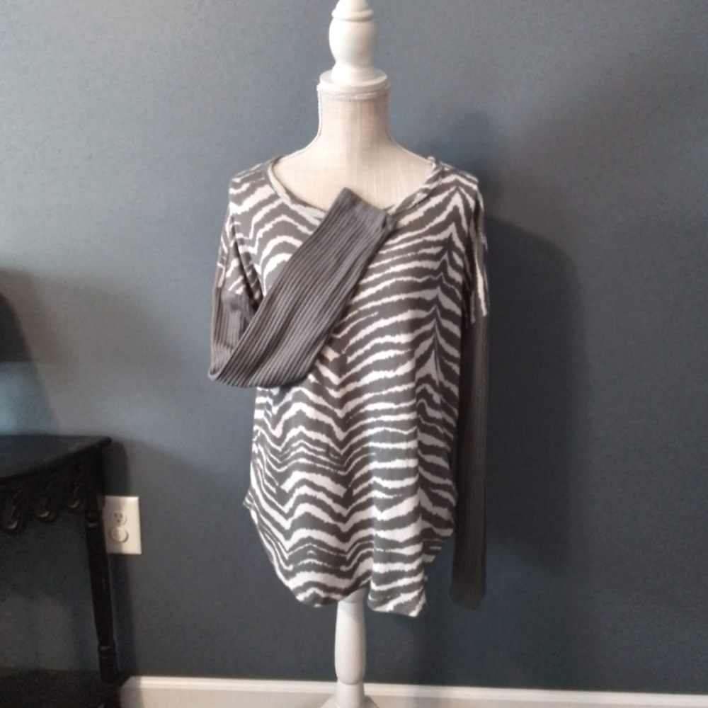 Large top; SO SOFT